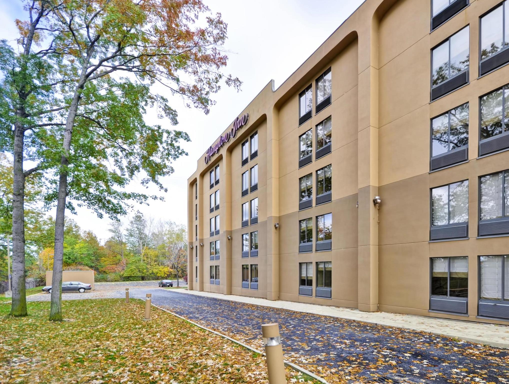 Hampton Inn Cleveland-Westlake Exterior photo