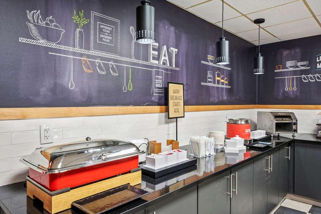 Hampton Inn Cleveland-Westlake Restaurant photo