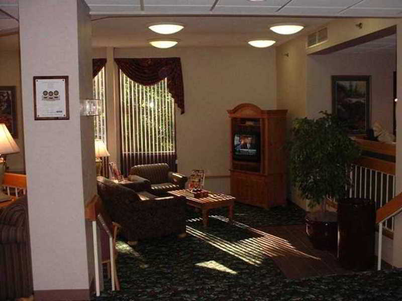 Hampton Inn Cleveland-Westlake Interior photo